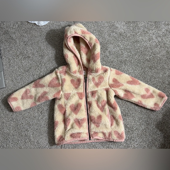 Hanna Andersson Print Recycled Marshmallow Fleece Jacket in Oat Hearts Size 2T - Picture 2 of 15